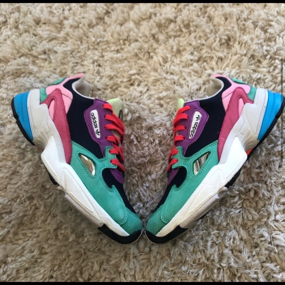 Adidas falcon color block